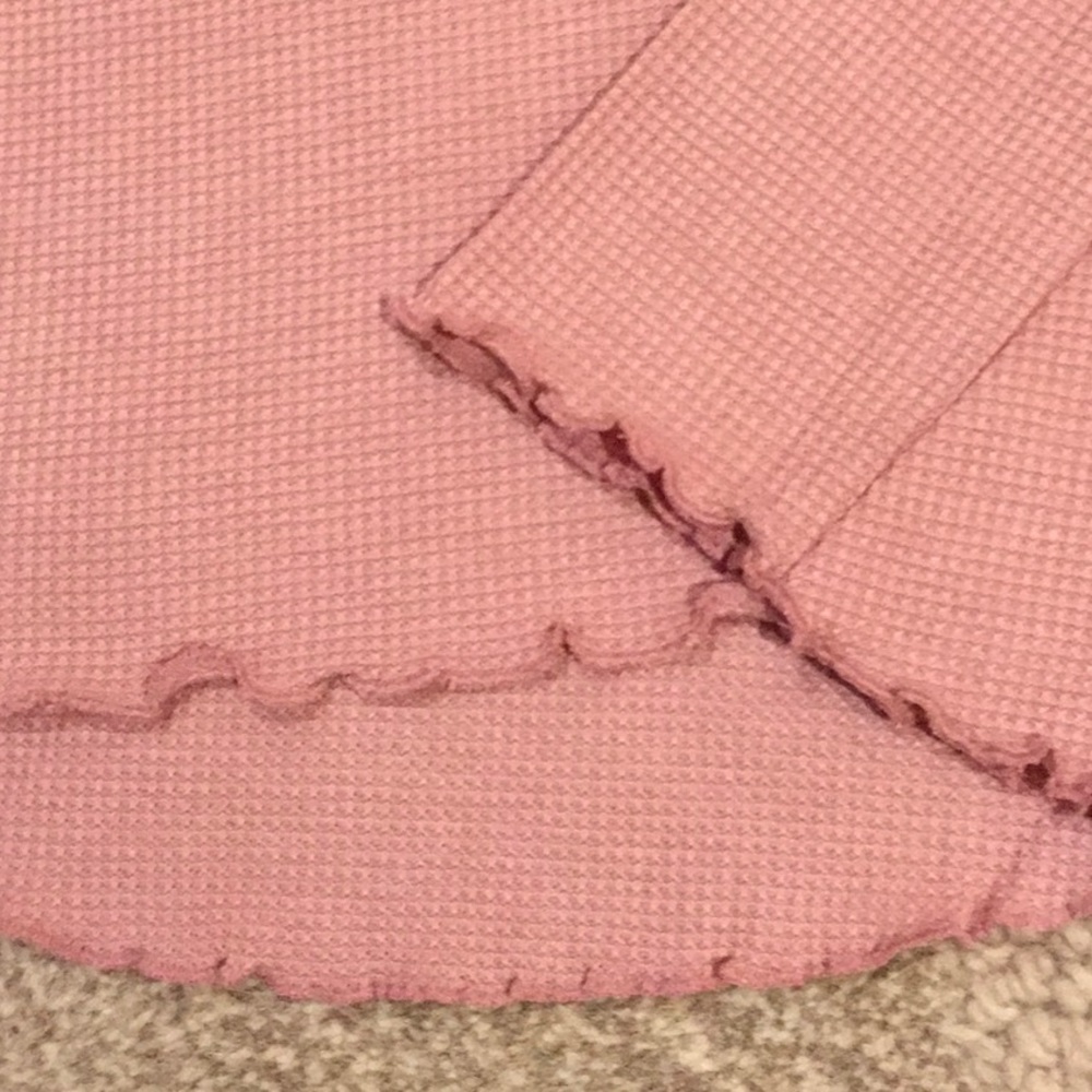 PERFECT ROSE/PINK BELL SLEEVE TOP - Picture 2 of 10